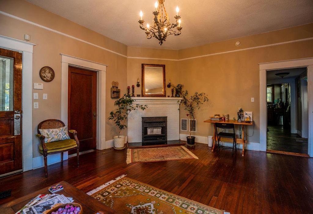 Historic Mitchell House Bed and Breakfast Sulphur Springs Εξωτερικό φωτογραφία